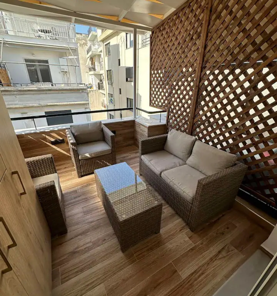 b1d323b6-f1d5-46fc-b29c-1a3323af3a10 1